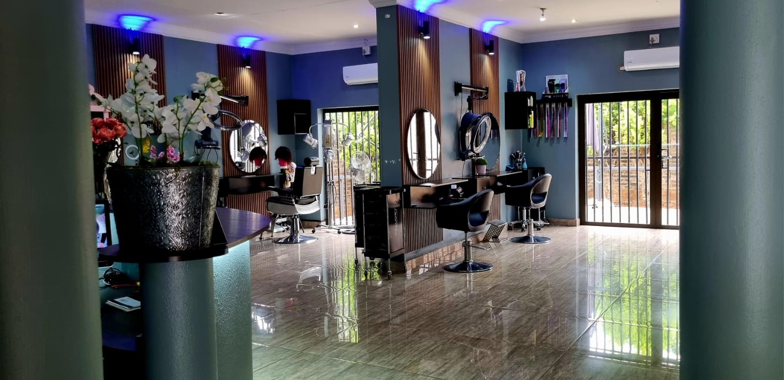 Revèla Styling Stations